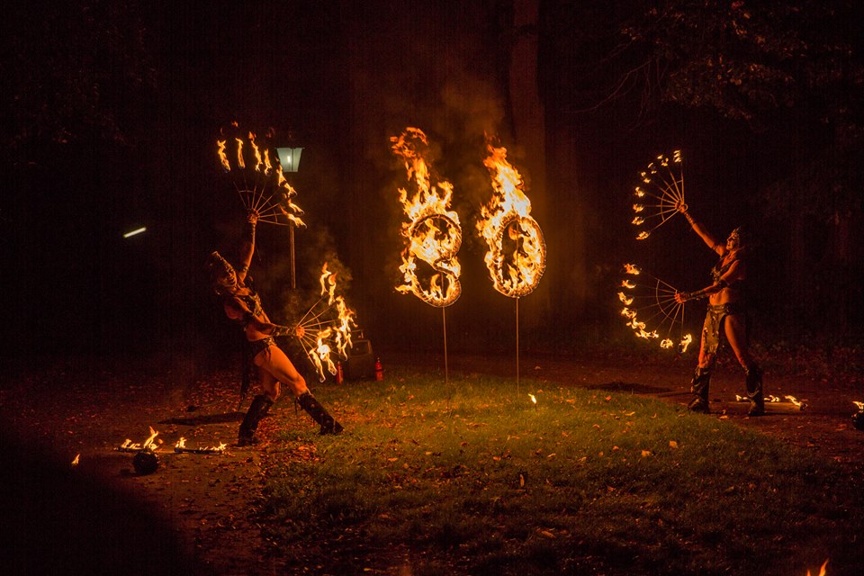 fireshowduo1